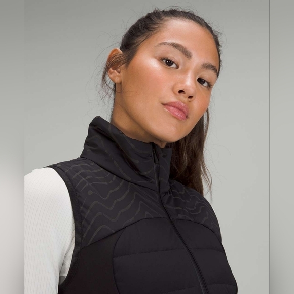 Lululemon Down for it all - reflective rhythm Black down vest. Black, Size 4 - Picture 12 of 12